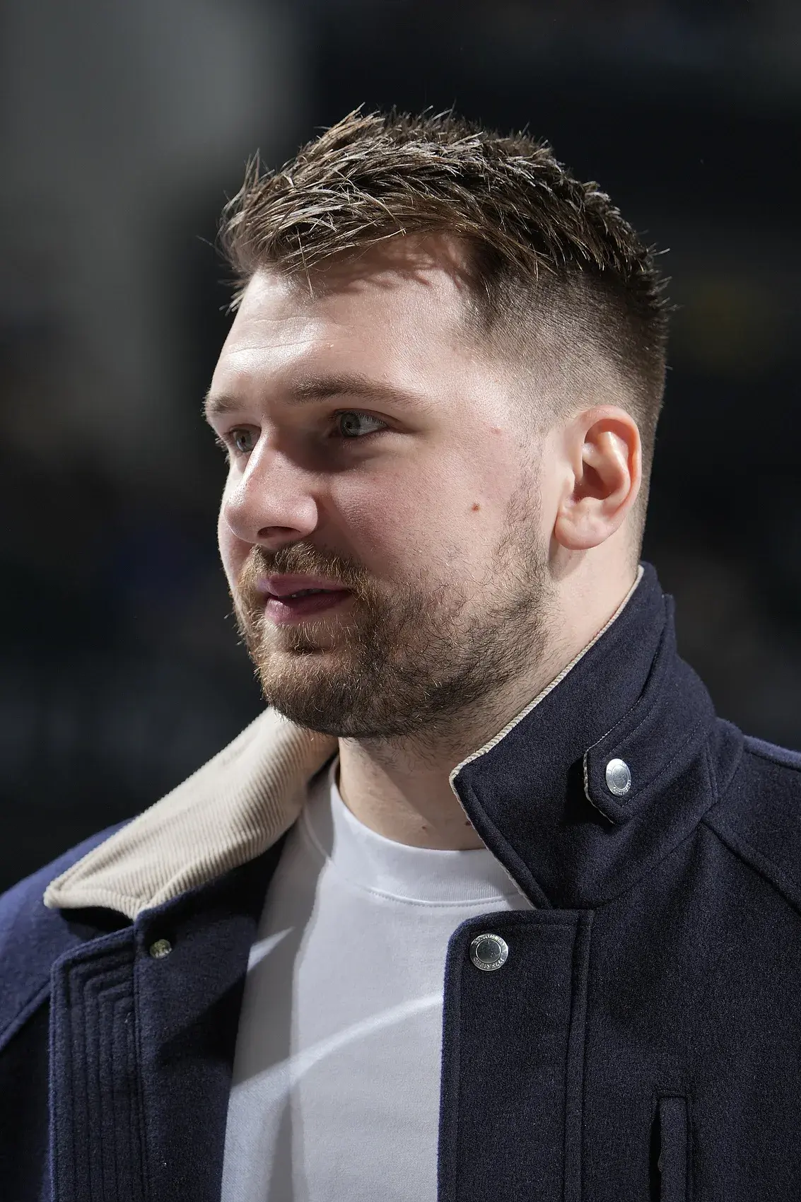 乐鱼体育- 东契奇新星重返赛场表现突出,美国队前途光明!赢得满堂喝彩