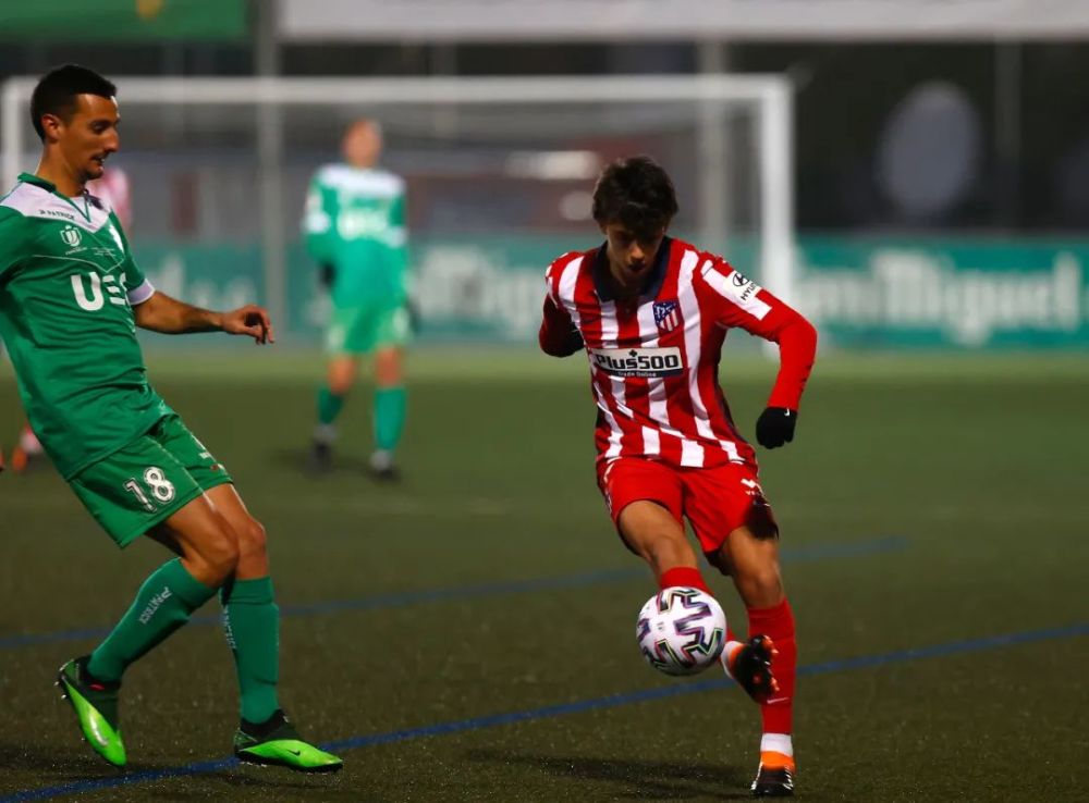 乐鱼-转会期洛杉矶快船备战国王杯,止住颓势细节曝光,气氛紧张,身体对抗强度拉满(止住颓势后上扬成语)