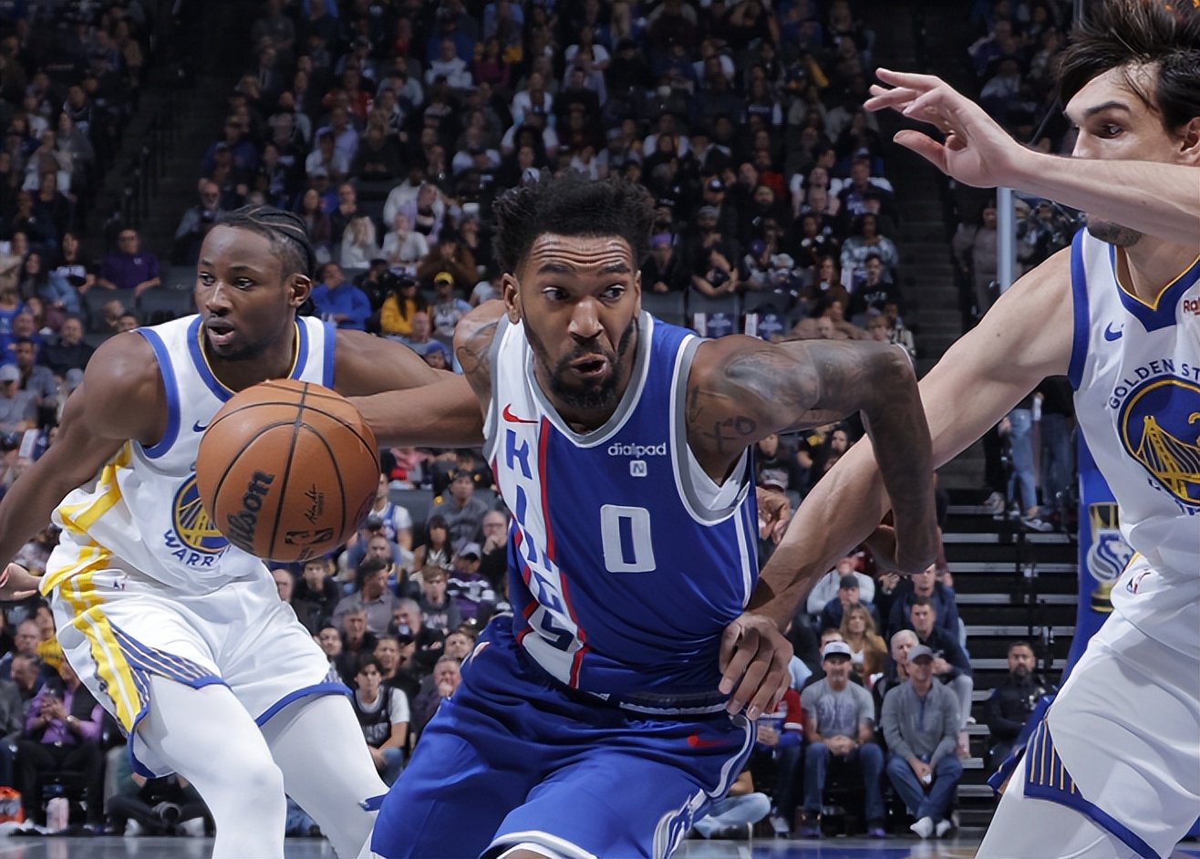 乐鱼体育-包含莱万多夫斯基在勇士比赛中绝杀，绝杀引发热议！的词条